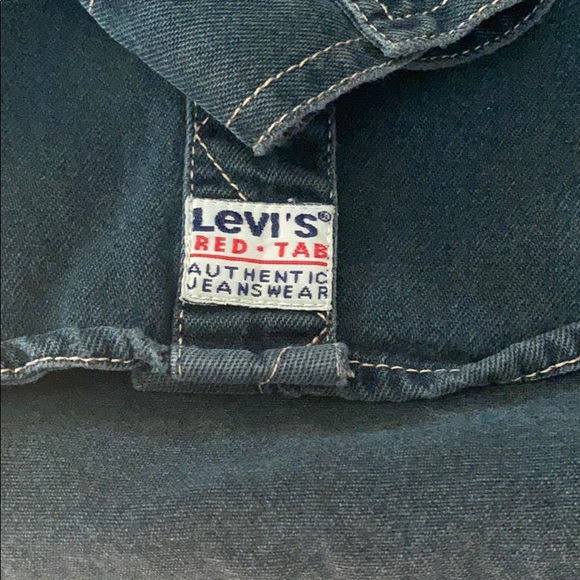 Vintage Levi’s denim shirt - Picture 2 of 4
